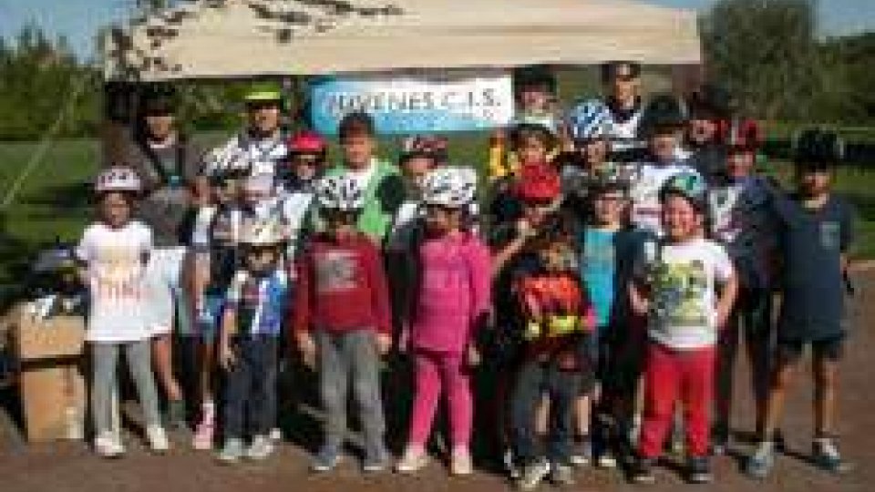 Juvenes ciclismo: Gimkana in bici al Parco Layala