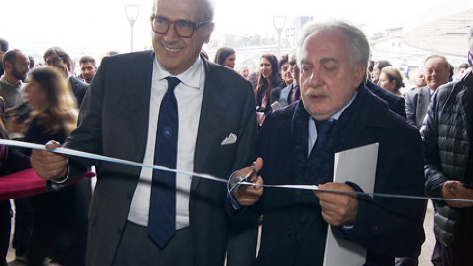 Il taglio del nastroInaugurata la nuova sede dell'Università di San Marino al World Trade Center