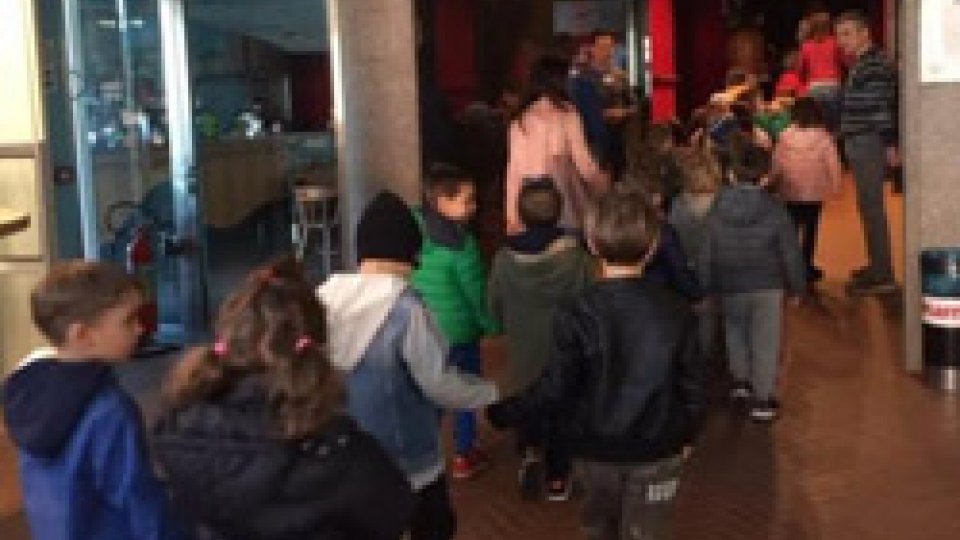 450 bambini delle Scuole d’infanzia ed elementari al Teatro Concordia  per Diversiàmoci