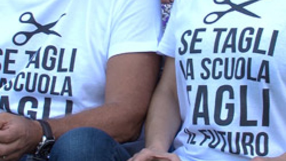 Le magliette indossate dagli insegnantiScuola: intervista ad Arianna Scarpellini, Docente Scuola Media Inferiore