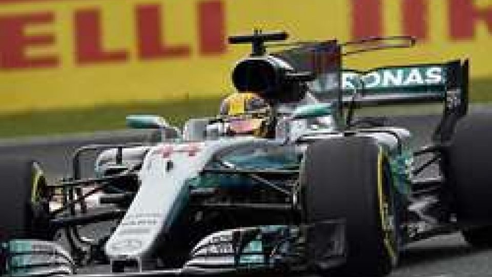 GP del Giappone: Hamilton in pole, parte seconda la Ferrari di Vettel