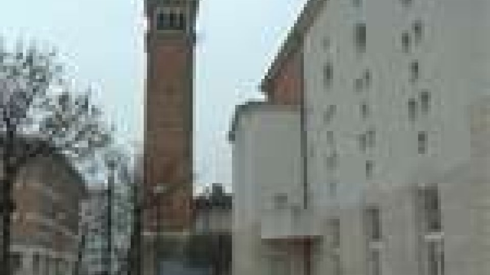 A Dogana il campanile aspetta un restauro, le lamentele di Don Raymond