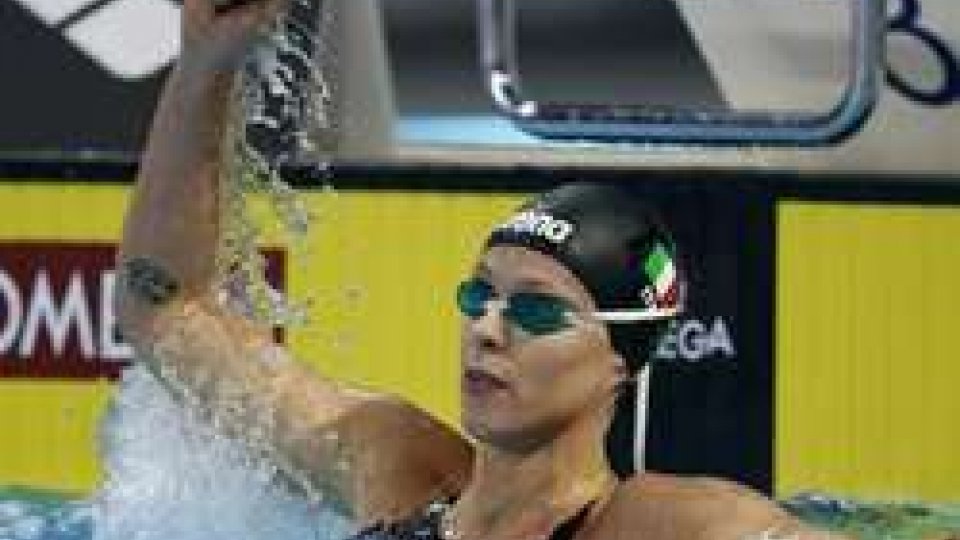 Federica PellegriniPellegrini-show ai Mondiali in vasca corta: oro nei 200 sl, argento nella 4x100 sl