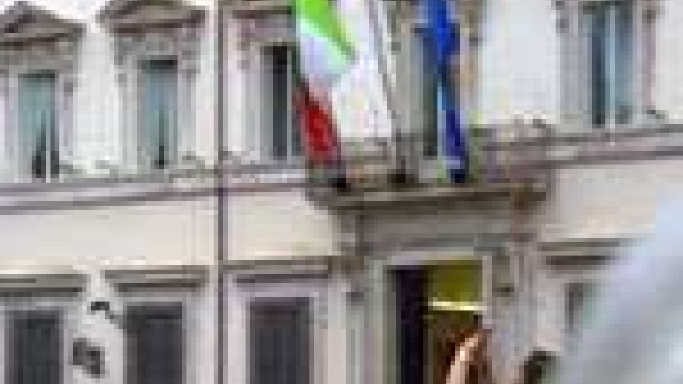 Manovra Monti. Ultime ore per i correttivi al decreto salva-Italia nelle Commissioni alla Camera