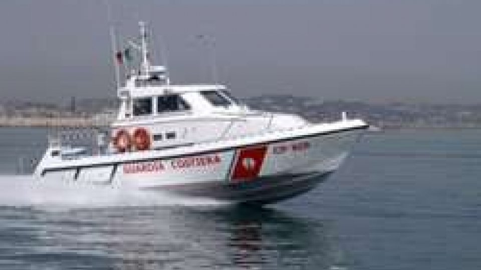 Capitaneria di Porto: esercitazione antincendio porto di Rimini