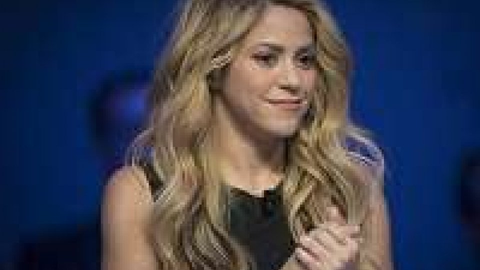 Guai corde vocali, Shakira rimanda tour