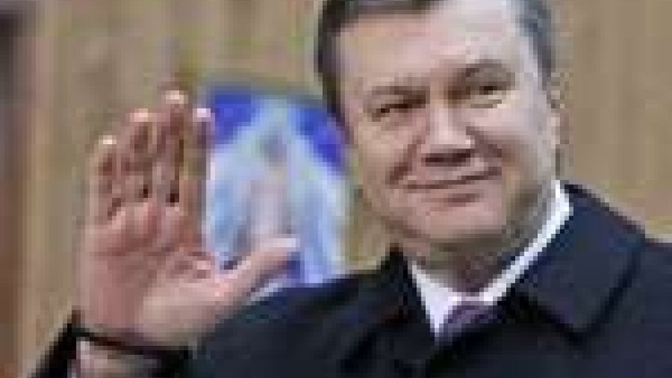 Ianukovich rende omaggio feriti attentato Dnipropetrovsk