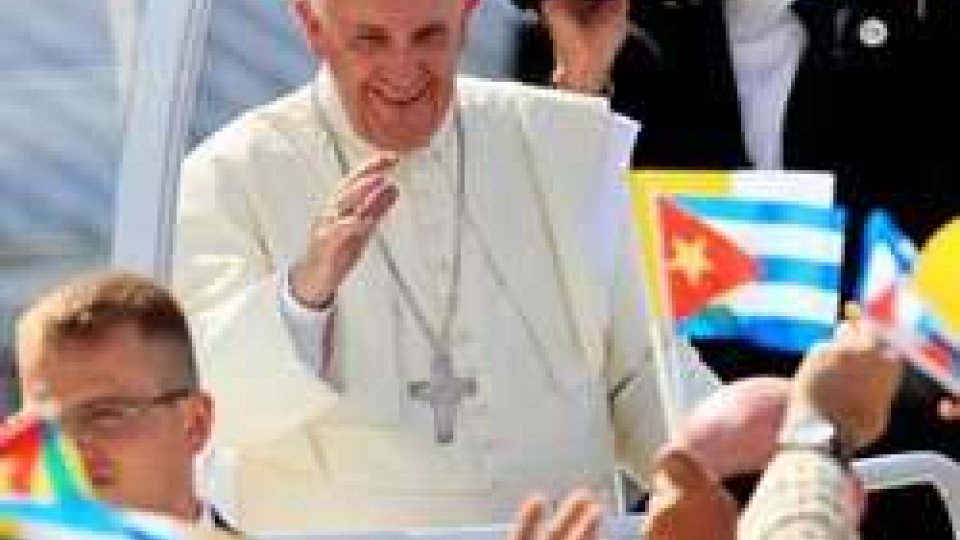 Papa: seconda tappa di Francesco a Cuba. Bagno di folla anche ad Holguin