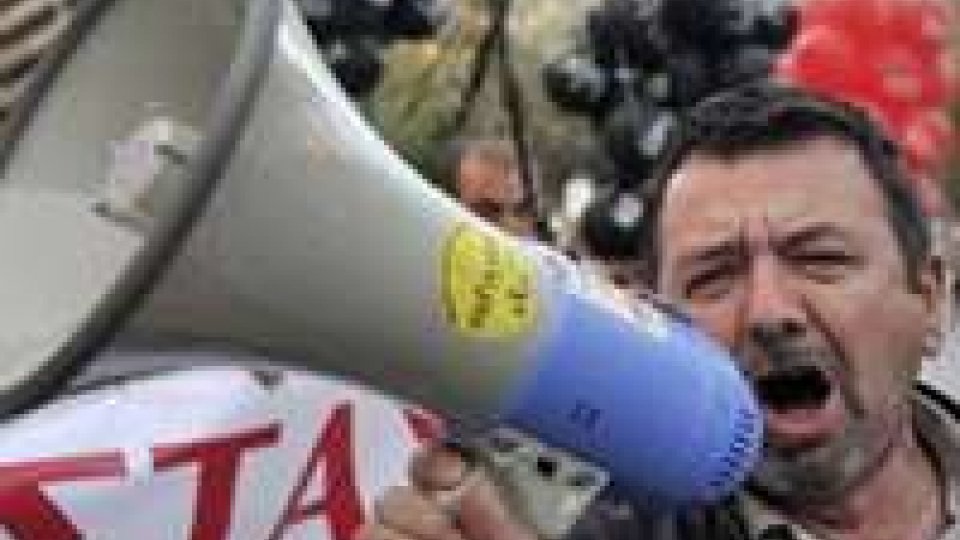 Grecia, sciopero di 48 ore degli impiegati delle imposte