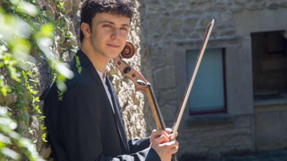 Il violoncellista Francesco Stefanelli premiato a Cracovia