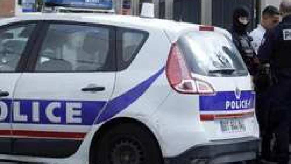 Spari in una stazione in Francia: 4 morti, anche 2 bimbi