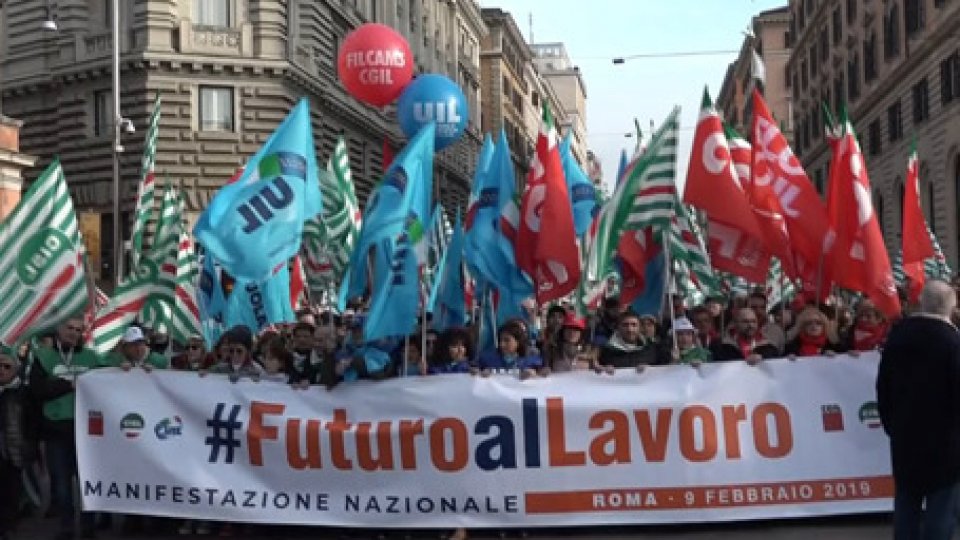 Cgil, Cisl e Uil in piazza a RomaCgil, Cisl e Uil scendono in piazza a Roma contro il governo. Montanari (Cdls): "Sostegno ai lavoratori"