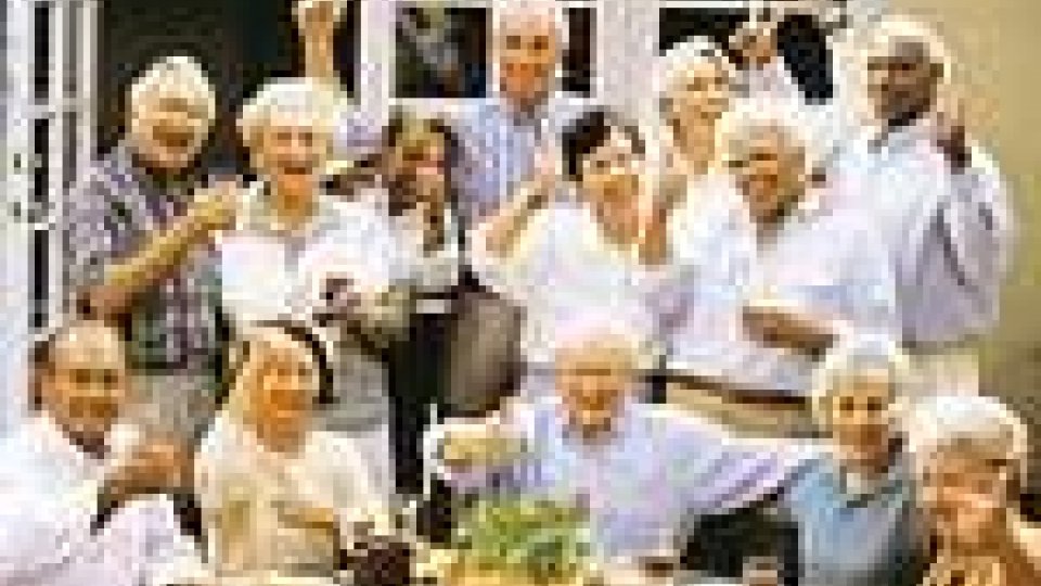Il Gruppo Colombini consegna un pulmino  al Servizio Anziani