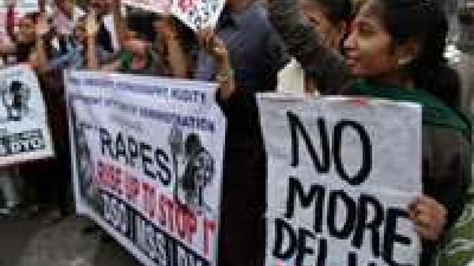 India: studentessa stuprata, governo paga ricovero a Singapore