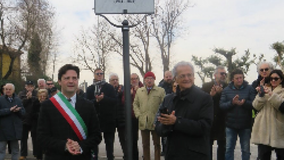 Questa mattina la cerimonia di intolazione a Gianni Fabbri della rotonda in via Covignano, via Santa Cristina
