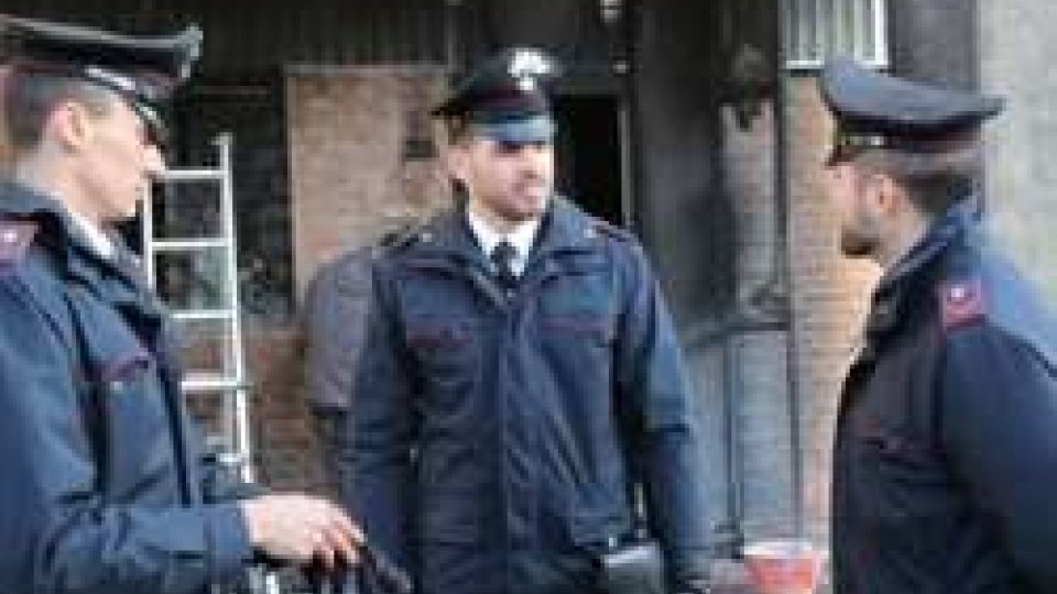 Bologna: attentato esplosivo a stazione Carabinieri