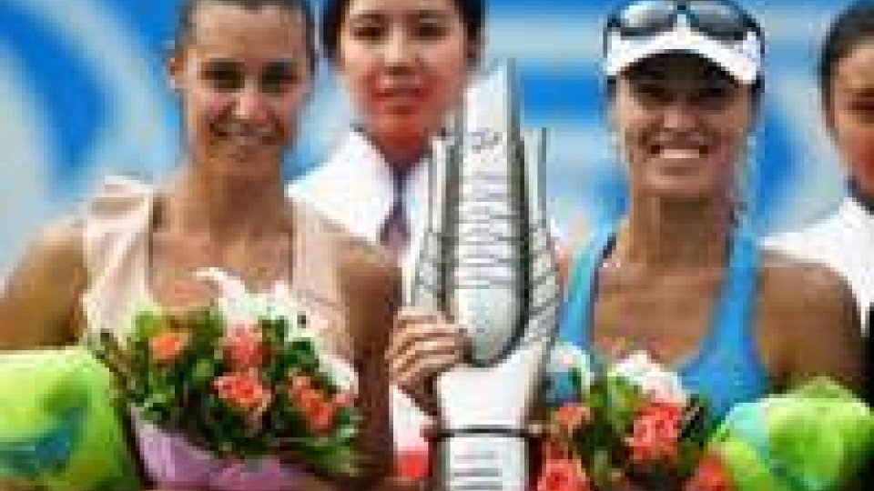 Wta Wuhan: festa Pennetta-Hingis, primo titolo in doppio