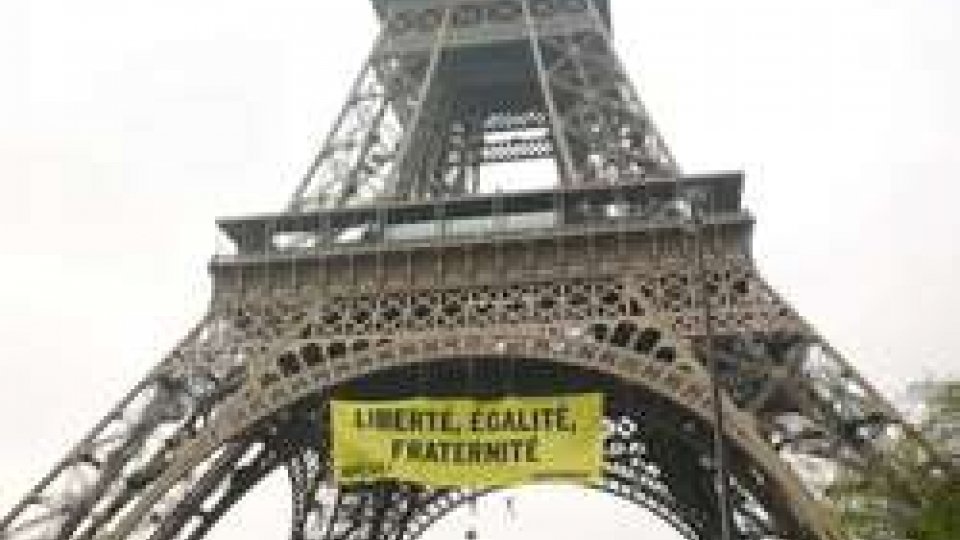 Torre EiffelFrancia: domani silenzio elettorale e poi domenica si vota per l'elezione del successore di Hollande all'Eliseo
