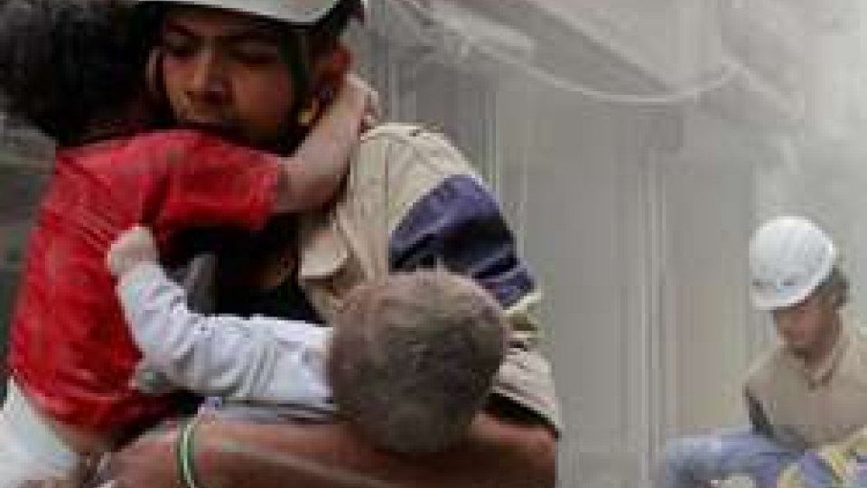 Siria: iniziata l'evacuazione di quattro città assediate. Intanto arriva il mea culpa degli Usa
