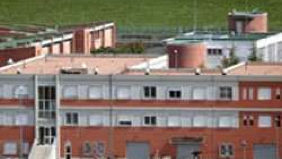 Carcere Rimini: agenti di polizia penitenziaria ed ispettore aggrediti da detenuto