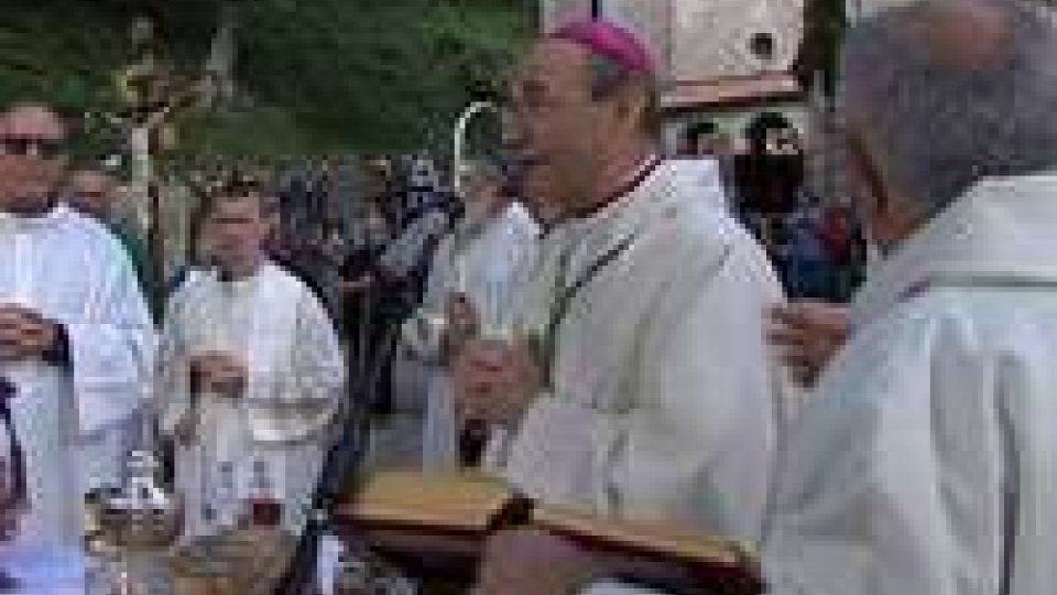 Pellegrinaggio all'Eremo di Carpegna, Turazzi prega per i cristiani perseguitati