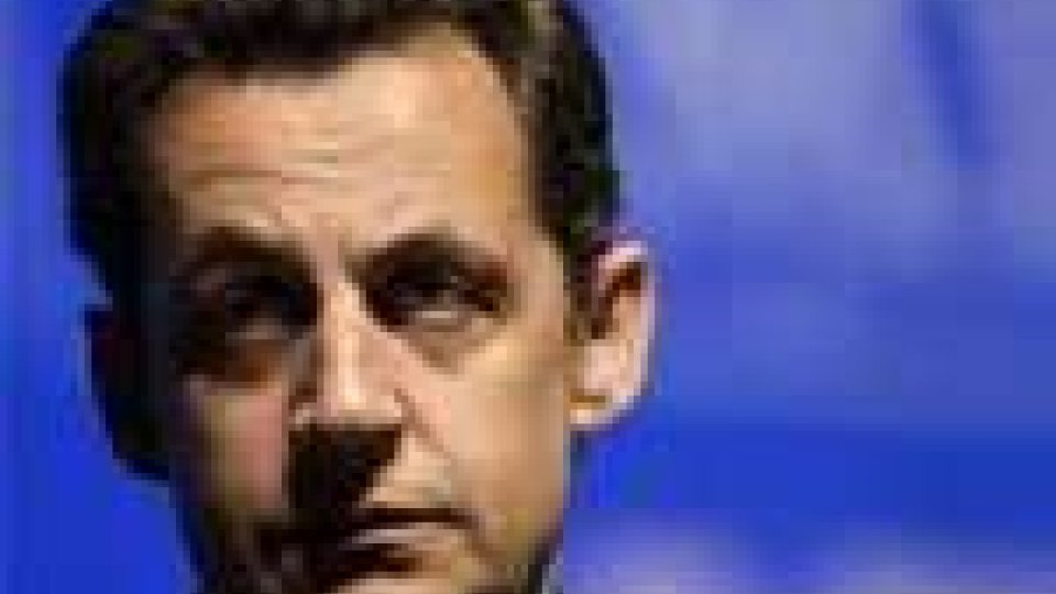Sarkozy parla di possibili attacchi preventivi all'Iran, ma poi ritratta