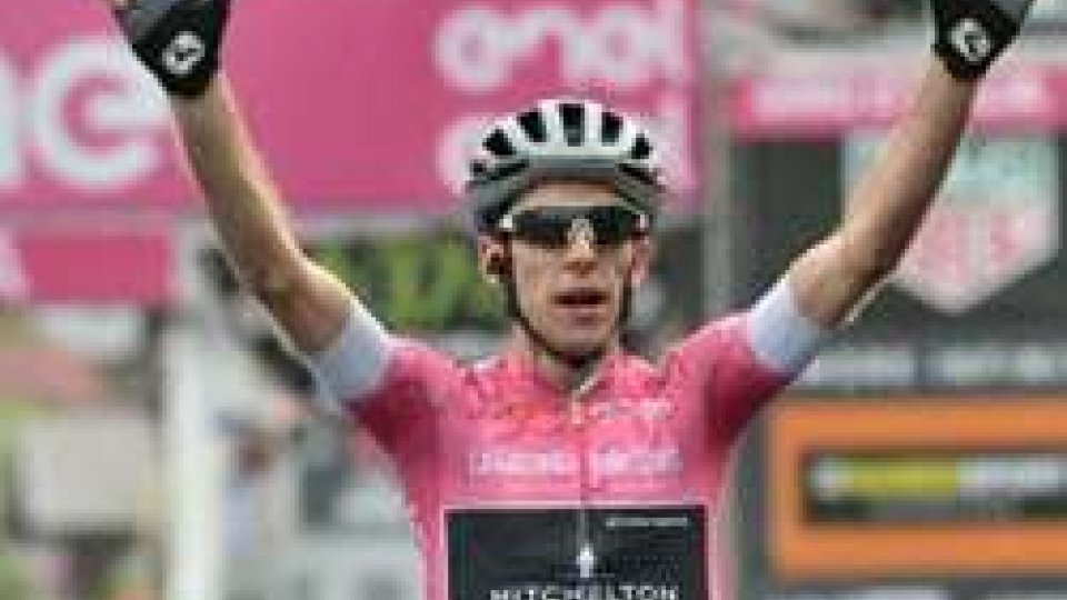 Simon YatesYates da un'altra spallata al Giro