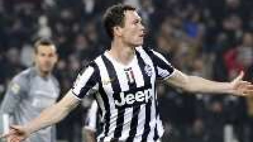 Calcio: Juve-Inter, per esultare si cala le braghe, denunciato