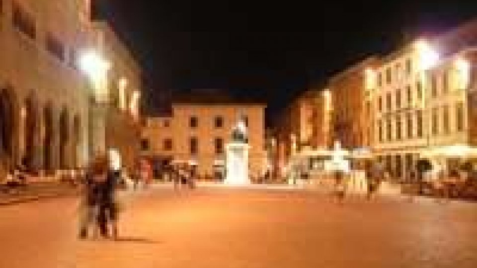 Rissa in piazza Cavour: 6 feriti