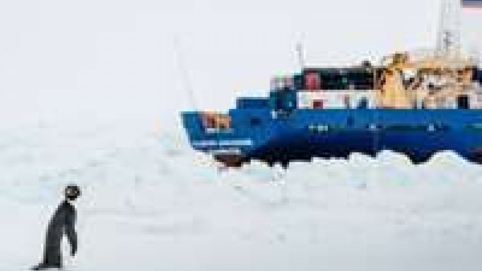 Australia chiede rimborso per aiuti a nave incagliata in Antartide