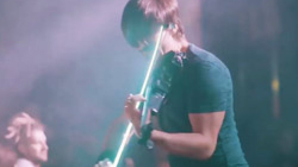 Andrea Casta[VIDEO] A Bellaria la performance "tra musica e fantascienza" con il violinista elettrico Andrea Costa
