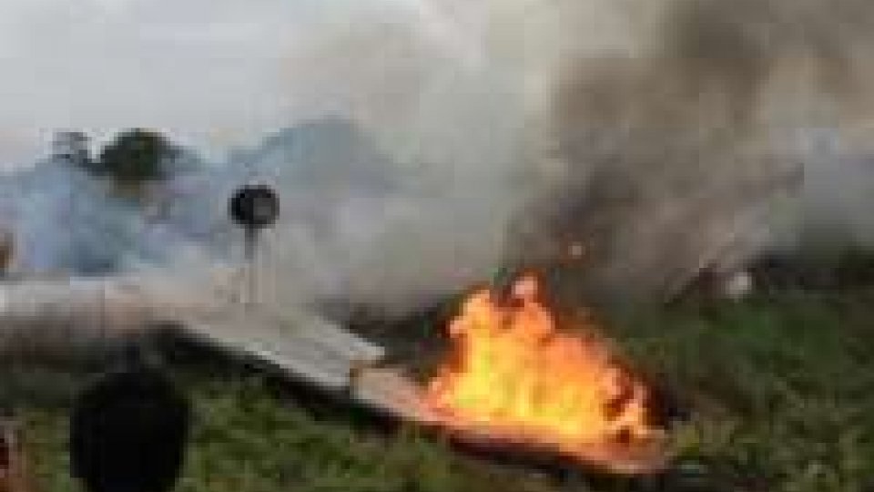 Bolivia: si schianta piccolo velivolo, 8 morti