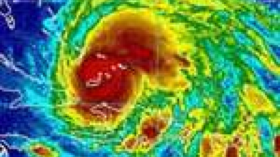 Uragano Irene: la tempesta minaccia la costa orientale degli Stati Uniti