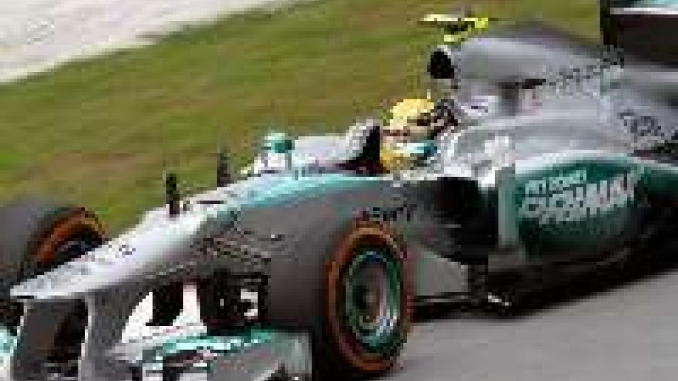 F1: Hamilton in pole, Vettel secondo