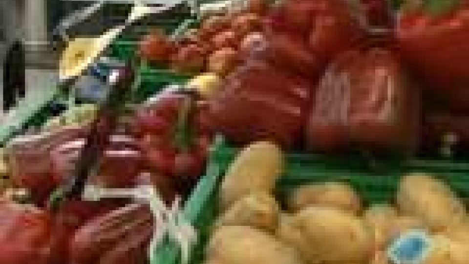 Cresce il numero delle famiglie che acquista frutta e verdura in Italia, ma diminuisce il consumo pro-capiteCresce il numero delle famiglie che acquista frutta e verdura in Italia, ma diminuisce il consumo pro-capite