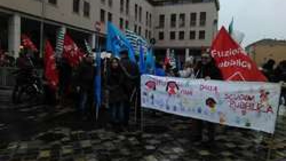 Rimini: corteo degli insegnanti d'infanzia contro le esternalizzazioni