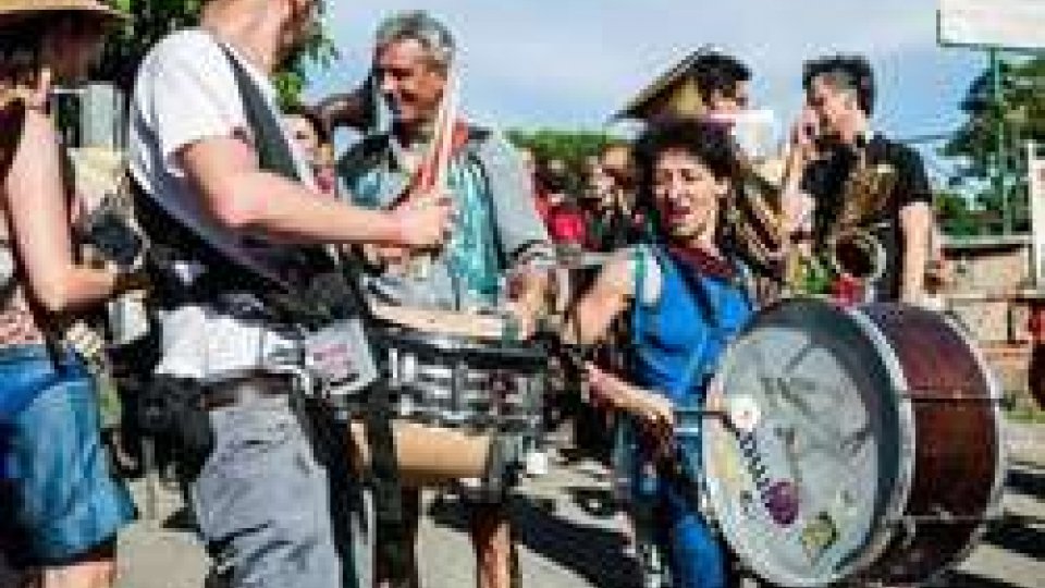 Quattro bande riunite in un concerto itinerante per celebrare la Liberazione di Rimini dal nazifascismo