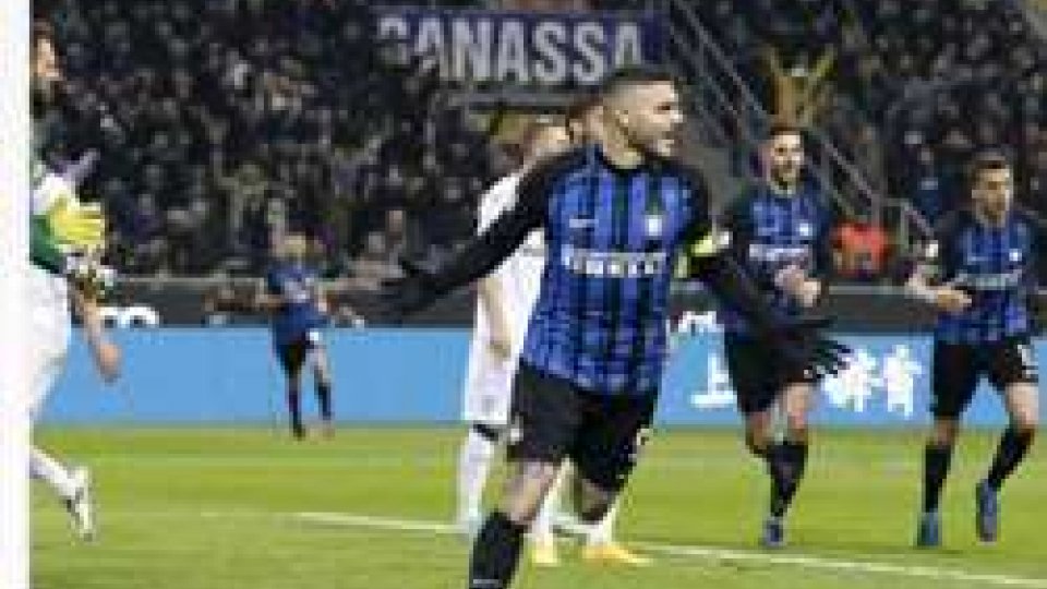 L'esultanza di IcardiIcardi incontenibile, l'Inter tiene la scia del Napoli