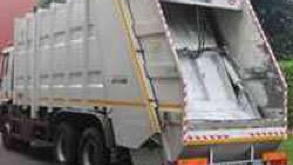 Soanne di Pennabilli: Travolta e uccisa da camion spazzatura mentre getta rifiuti