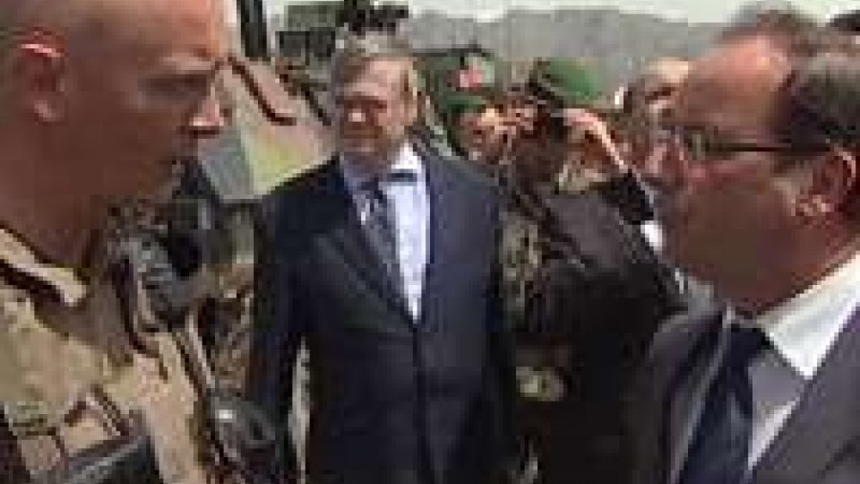 Visita a sorpresa di Francois Hollande in Afghanistan