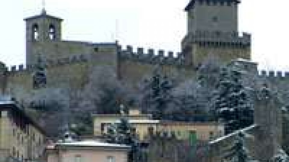 Maltempo: il vento spazza la Romagna, due vittime a Urbino e Lucca
