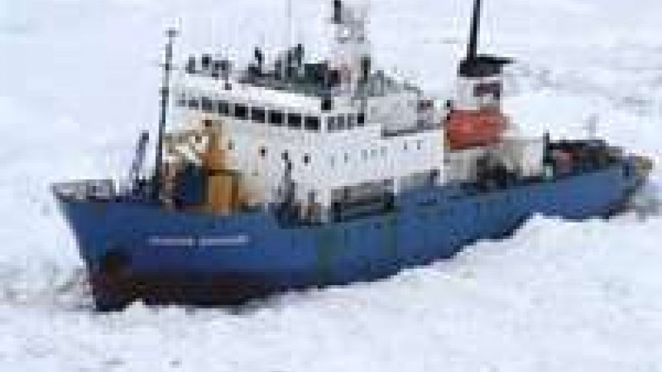 Antartide: tutti salvi i 52 passeggeri della Akademik Shokalskiy