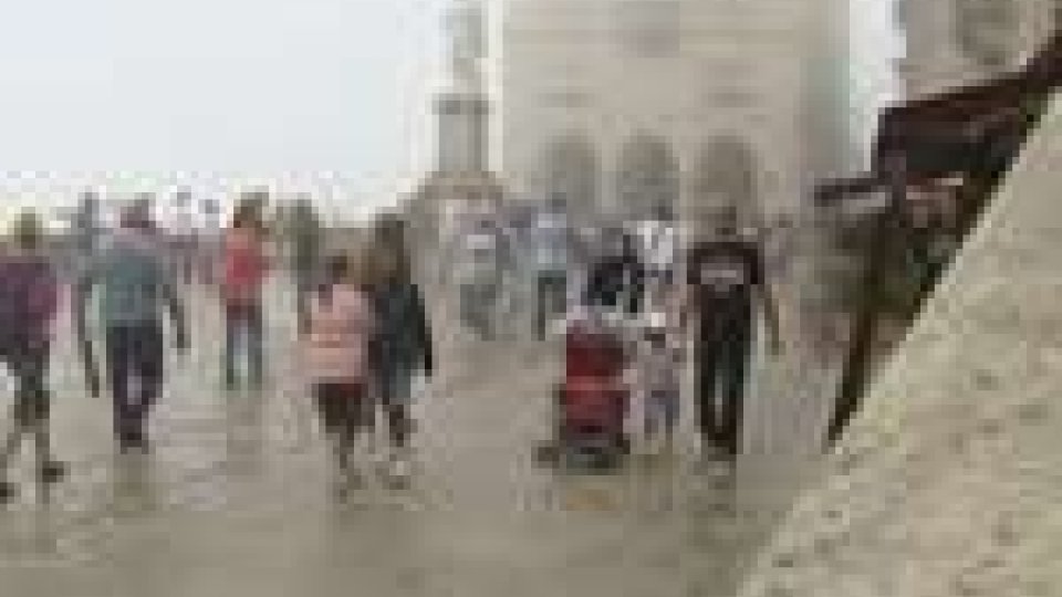San Marino - Con la pioggia i turisti invadono il centro storico: Nel weekend ritorna il sole