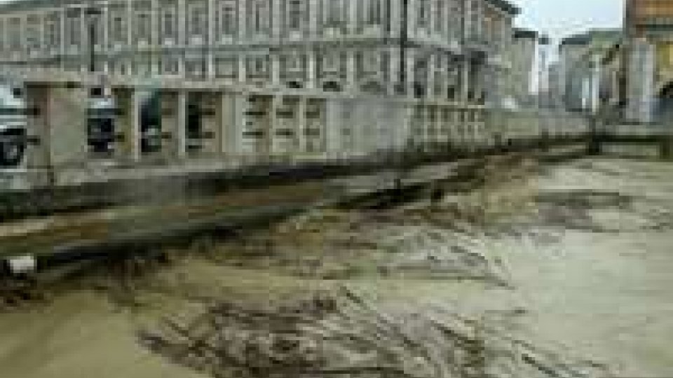 Senigallia, lutto cittadino e scuole chiuse per le due vittime dell'alluvione