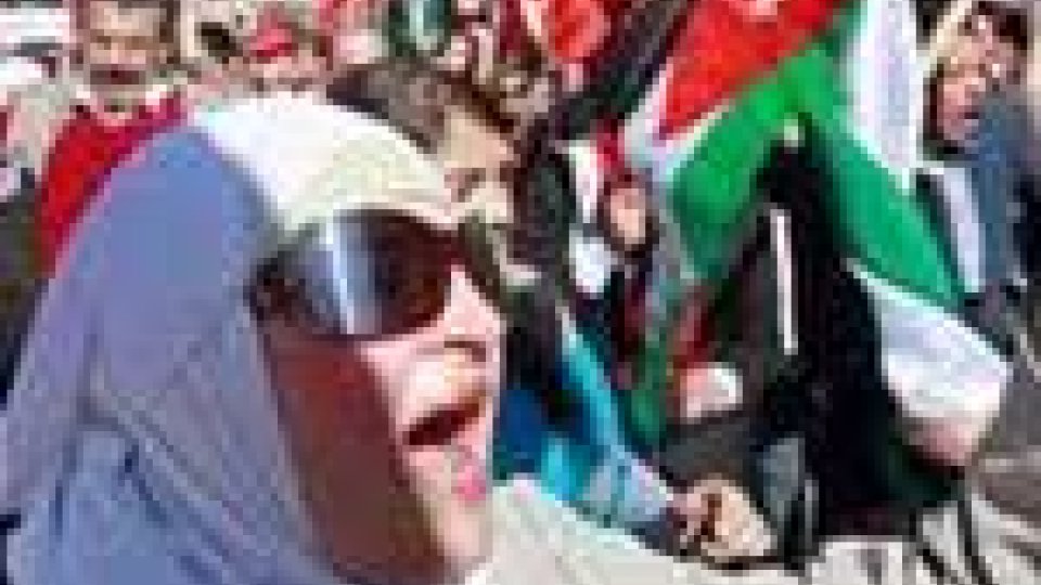 Giordania: opposizione in piazza, feriti nel nord