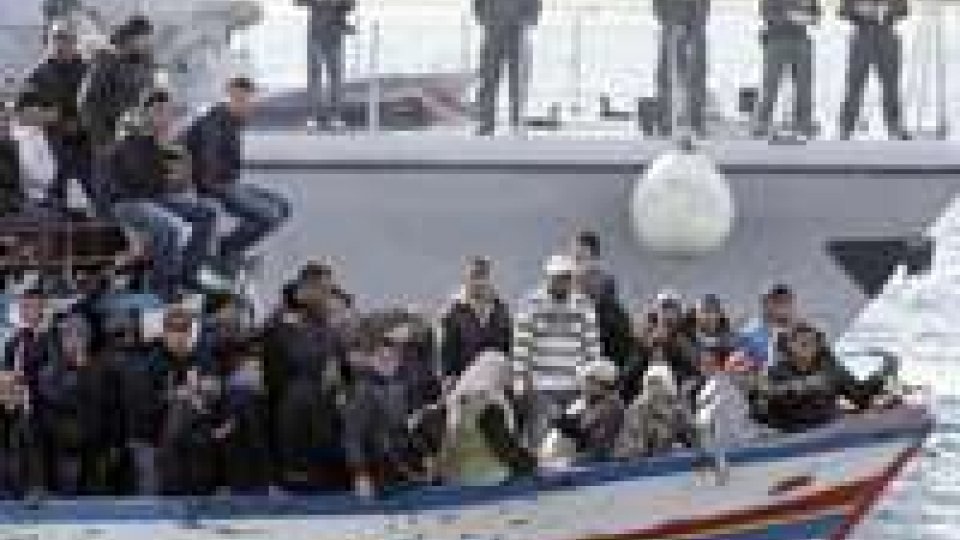 Immigrazione: soccorsi in canale Sicilia oltre 800 migranti