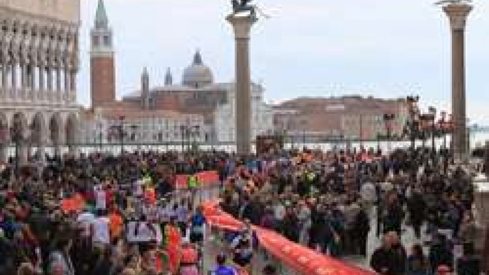VeniceMarathonVeniceMarathon: trionfo per l'italiano Faniel