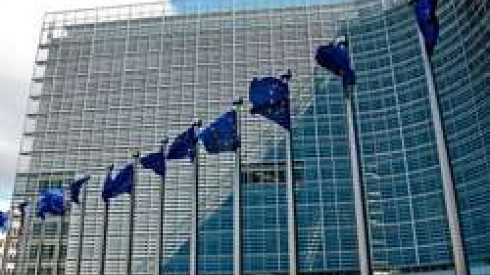 Bando per tirocini retribuiti presso la Commissione Europea