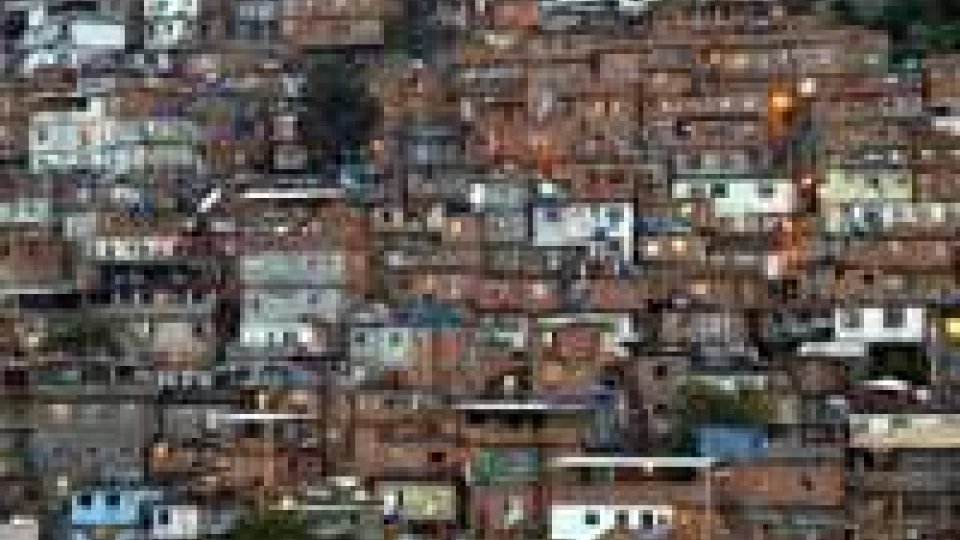 Brasile: 2500 militari occupano favelas a nord di Rio
