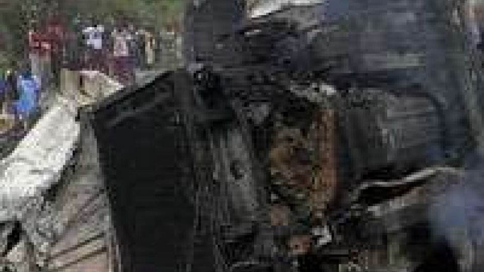 Nigeria, almeno tre le vittime di un kamikaze